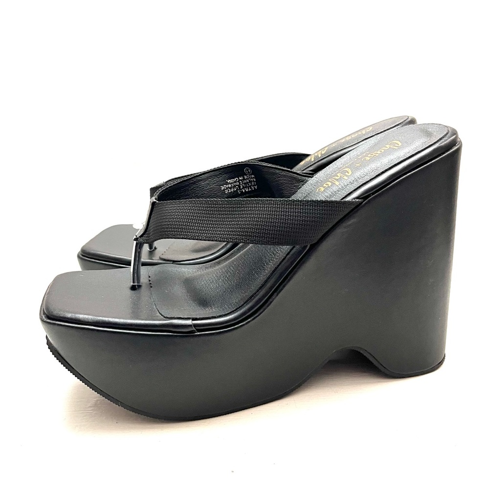 Classic Black Platform Wedge Thong Sandals - Women Size 8.5